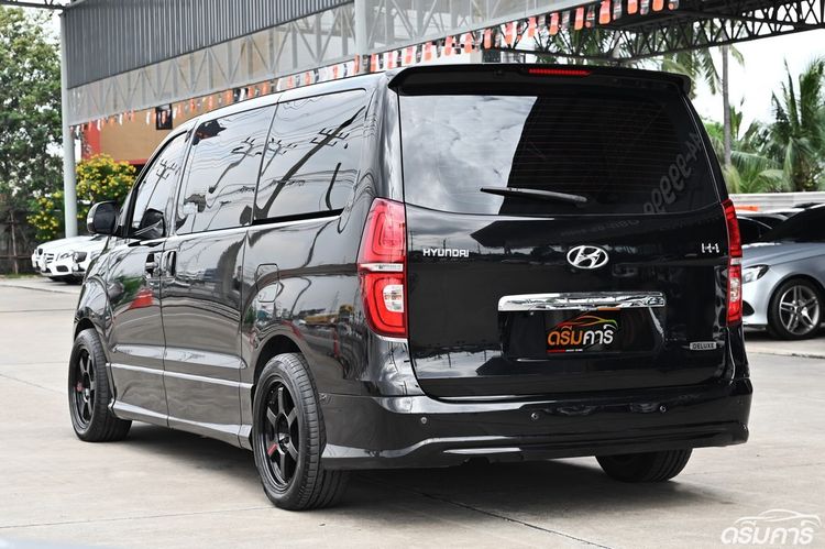 Hyundai H-1  2019 2.5 Deluxe Van ดีเซล ไม่ติดแก๊ส เกียร์อัตโนมัติ ดำ รูปที่ 3