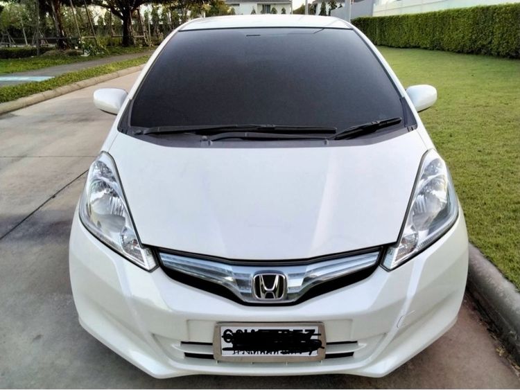 รถ Honda Jazz 1.3 Hybrid สี ขาว