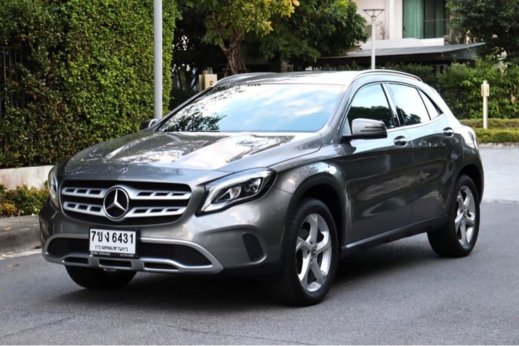 Mercedes-Benz GLA-Class 2020 GLA200 Sedan เบนซิน เกียร์อัตโนมัติ เทา รูปที่ 3
