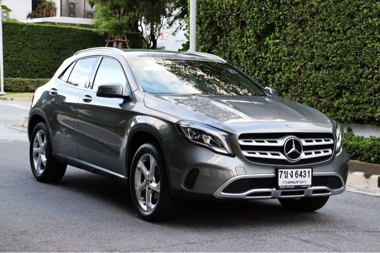 Mercedes-Benz GLA-Class 2020 GLA200 Sedan เบนซิน เกียร์อัตโนมัติ เทา รูปที่ 2