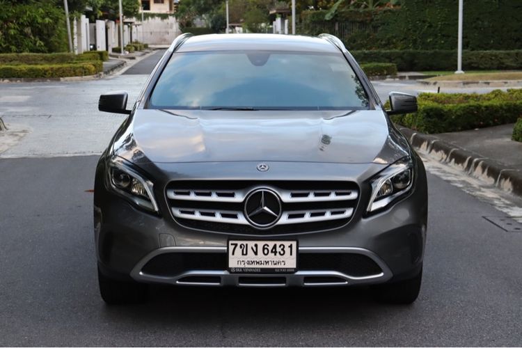 รถ Mercedes-Benz GLA-Class GLA200 สี เทา