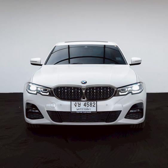 BMW Series 3 2021 330e Sedan ปลั๊กอินไฮบริด (PHEV) ไม่ติดแก๊ส เกียร์อัตโนมัติ ขาว รูปที่ 3