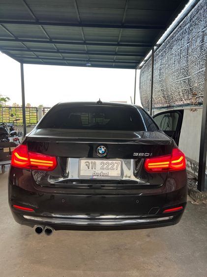 รถ BMW Series 3 320i สี ดำ