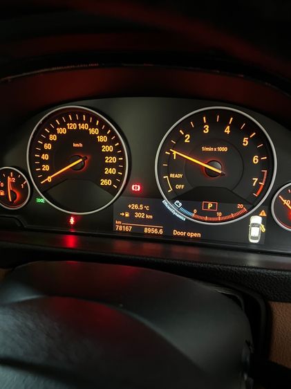 BMW Series 3 2017 320i Sedan เบนซิน ไม่ติดแก๊ส เกียร์อัตโนมัติ ดำ รูปที่ 2