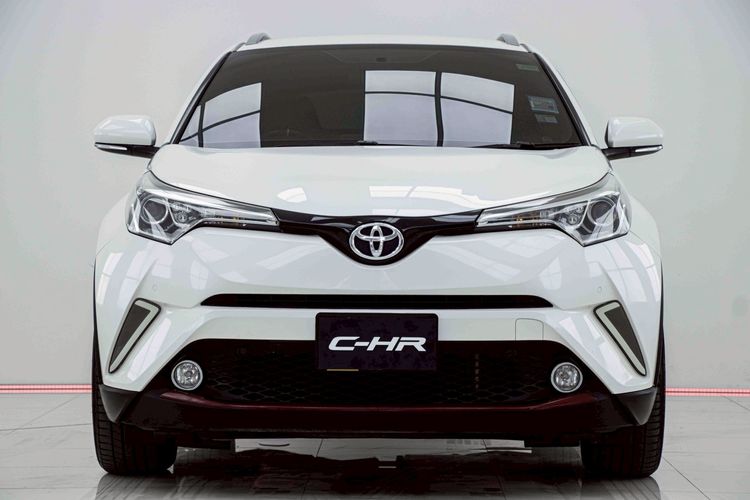 Toyota C-HR 2018 1.8 Mid Utility-car เบนซิน ไม่ติดแก๊ส เกียร์อัตโนมัติ ขาว รูปที่ 4