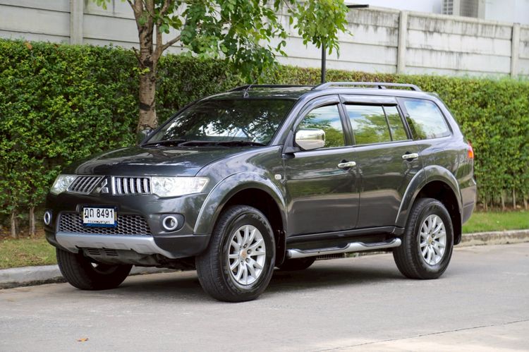 รถ Mitsubishi Pajero Sport 3.2 GT 4WD สี ดำ