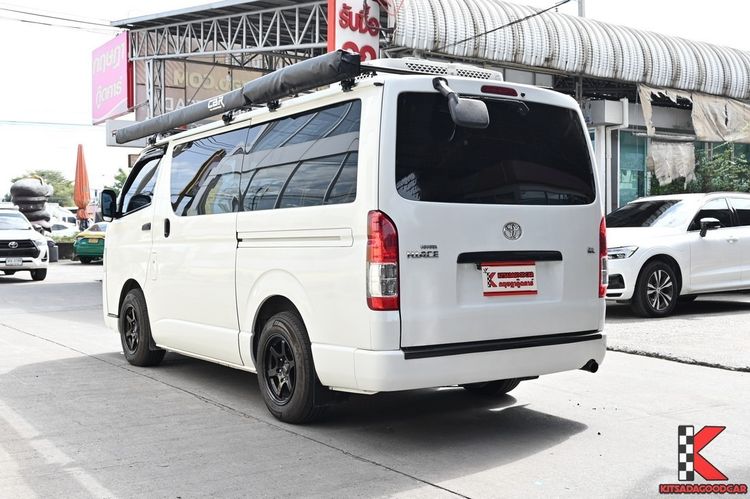 Toyota Hiace 2014 3.0 D4D Van ดีเซล ไม่ติดแก๊ส เกียร์ธรรมดา ขาว รูปที่ 4