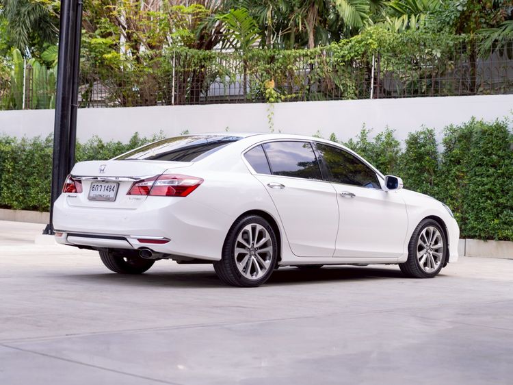 Honda Accord 2017 2.0 EL Sedan เบนซิน ไม่ติดแก๊ส เกียร์อัตโนมัติ ขาว รูปที่ 4