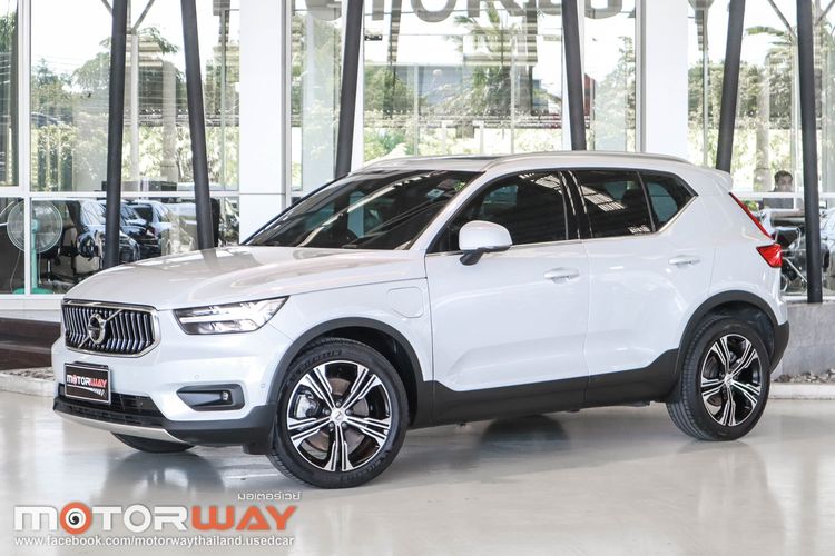 รถ Volvo XC40 Recharge 1.5 T5 Inscription สี ขาว