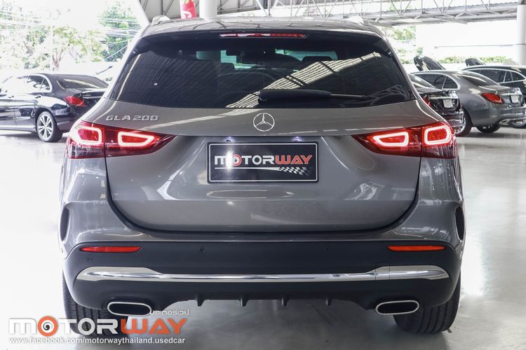 Mercedes-Benz GLA-Class 2023 GLA200 Utility-car เบนซิน เกียร์อัตโนมัติ เทา รูปที่ 4