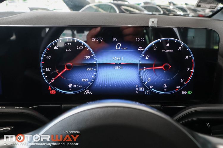 Mercedes-Benz GLA-Class 2023 GLA200 Utility-car เบนซิน เกียร์อัตโนมัติ เทา รูปที่ 2