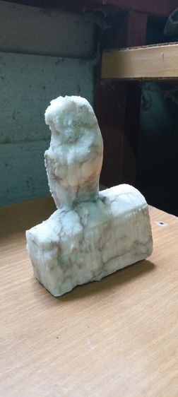 หินแกะรูปนก