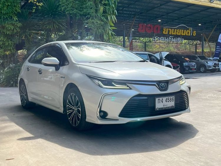 Toyota Altis 2019 1.8 Hybrid High Sedan ไฮบริด ไม่ติดแก๊ส เกียร์อัตโนมัติ ขาว รูปที่ 3