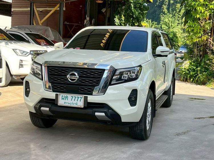 รถ Nissan Navara 2.3 Calibre V สี ขาว