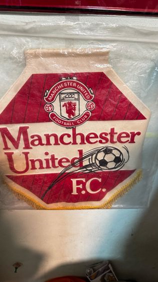 ➗➰ คิดราคาคนละครึ่ง  🏆⚽⛹️‍♂️ ของสะสม Figure อาร์ม และ ธงทีมฟุตบอลแมนยู งานแท้ รูปที่ 3