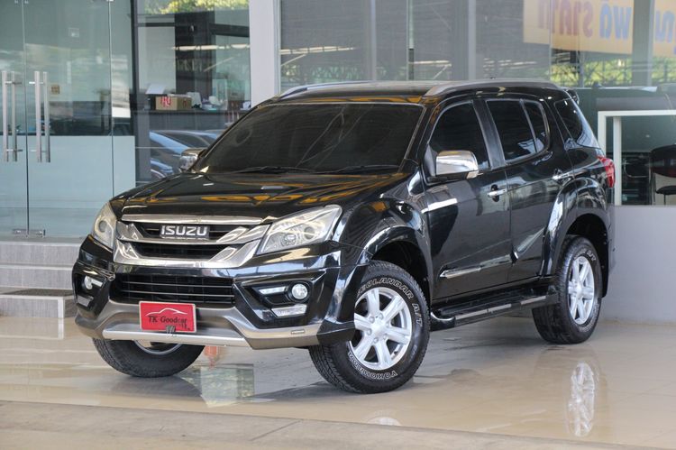 รถ Isuzu MU-X 3.0 สี ดำ