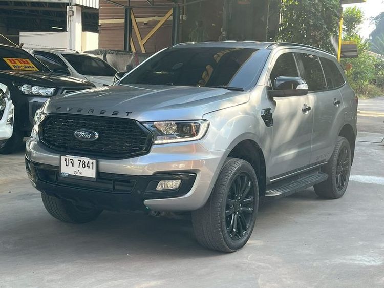 รถ Ford Everest 2.0 Titanium Sport สี เงิน