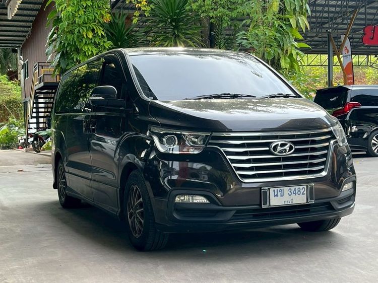 Hyundai H-1  2019 2.5 Deluxe Utility-car ดีเซล ไม่ติดแก๊ส เกียร์อัตโนมัติ ดำ รูปที่ 4