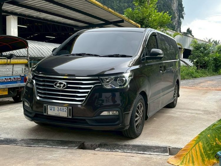 Hyundai H-1 2019 2.5 Deluxe Utility-car ดีเซล ไม่ติดแก๊ส เกียร์อัตโนมัติ ดำ รูปที่ 2