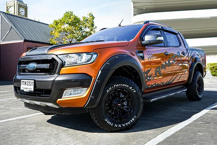รถ Ford Ranger 2.2 Hi-Rider Wildtrak สี ส้ม