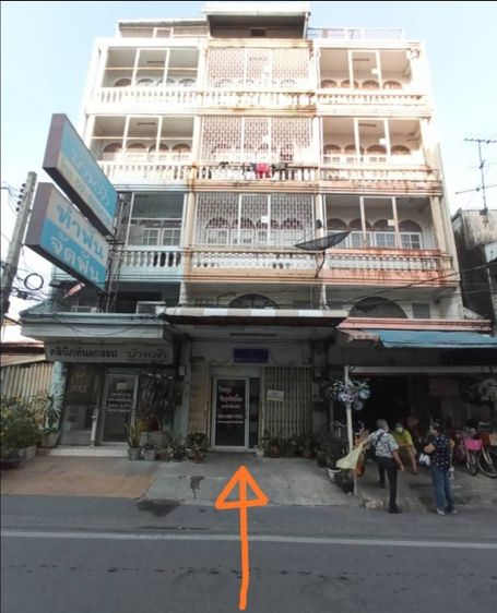 ขายอาคารพาณิชย์ 5 ชั้น + ชั้นดาดฟ้าอีก 1 ชั้น เนื้อที่เกือบ 16 ตารางวา หน้ากว้าง 4 เมตร เข้าจากถนนใหญ่เพียงประมาณ 200 เมตร อยู่ติดถนนซอยเจริ