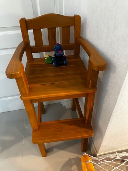 น้ำตาล เก้าอี้นั่งเด็กไม้สัก ซื้อมาไม่เคยใช้