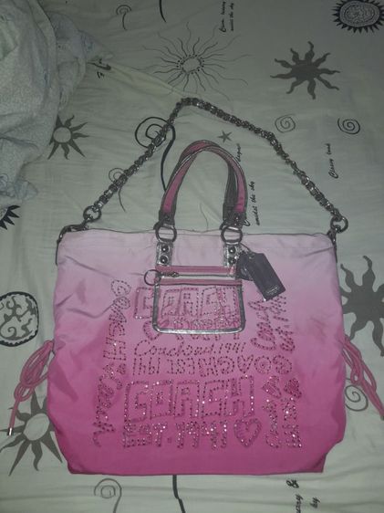 ขาย Coach Poppy Pink Ombre Storypatch Spotlight Rhinestone XL Shoulder Bag Tote

ใบนี้เป็นตัวลิมิเต็ด รูปที่ 15
