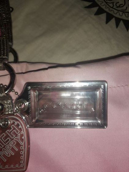 ขาย Coach Poppy Pink Ombre Storypatch Spotlight Rhinestone XL Shoulder Bag Tote

ใบนี้เป็นตัวลิมิเต็ด รูปที่ 4