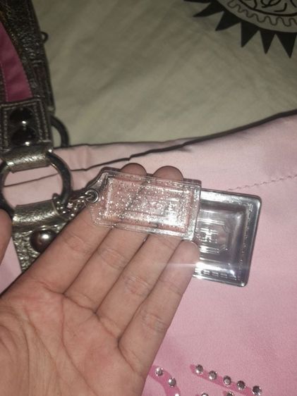 ขาย Coach Poppy Pink Ombre Storypatch Spotlight Rhinestone XL Shoulder Bag Tote

ใบนี้เป็นตัวลิมิเต็ด