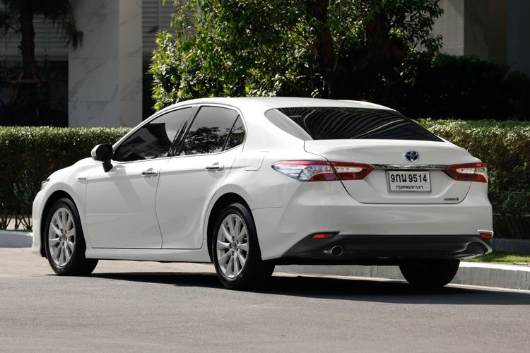 Toyota Camry 2019 2.5 HV Premium Sedan ไฮบริด ไม่ติดแก๊ส เกียร์อัตโนมัติ ขาว รูปที่ 3