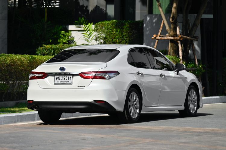 Toyota Camry 2019 2.5 HV Premium Sedan ไฮบริด ไม่ติดแก๊ส เกียร์อัตโนมัติ ขาว รูปที่ 4