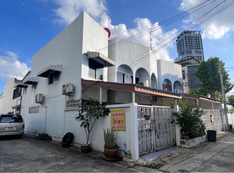 ขายบ้านทาวน์เฮ้าส์ ใกล้mrtลาดพร้าว รูปที่ 2