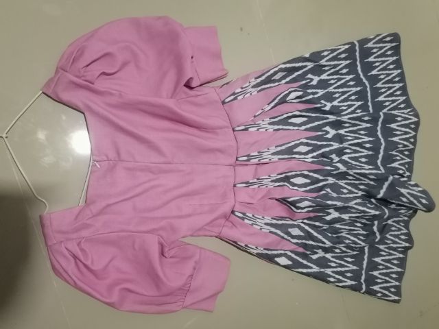 ชุดเดรสงานป้าย​ มือสอง