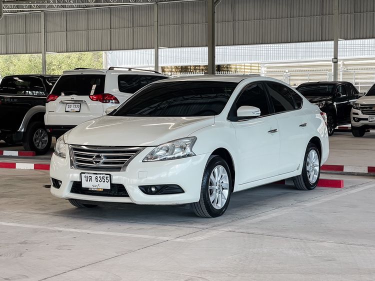 รถ Nissan Sylphy 1.6 V สี ขาว