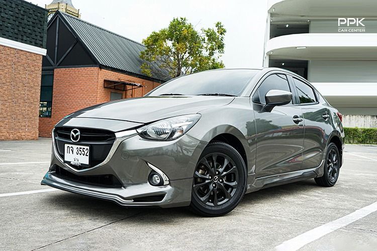 รถ Mazda Mazda 2 1.5 XD สี น้ำตาล