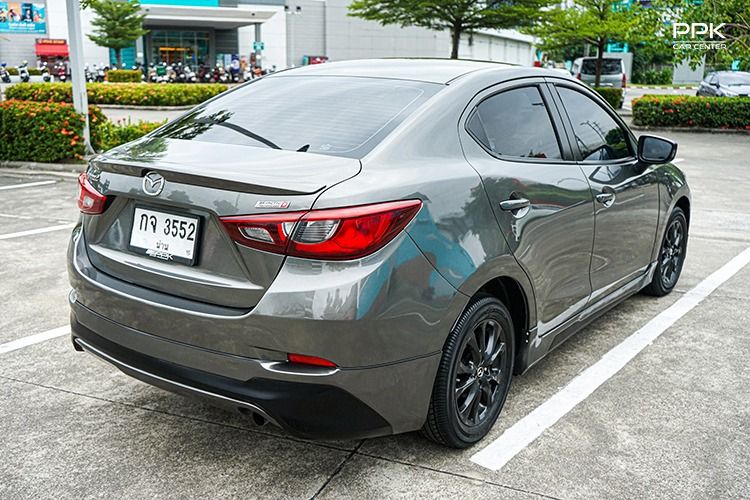 Mazda Mazda 2 2017 1.5 XD Sedan ดีเซล ไม่ติดแก๊ส เกียร์อัตโนมัติ น้ำตาล รูปที่ 4