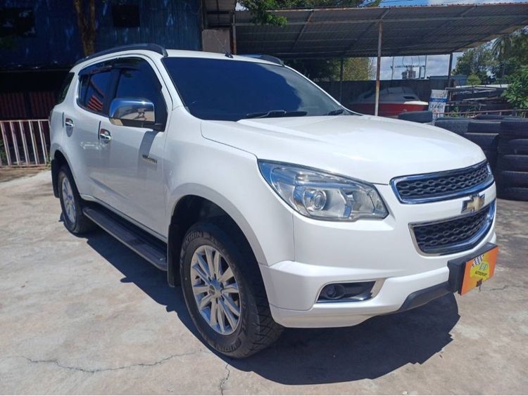 รถ Chevrolet Trailblazer 2.8 LTZ สี ขาว