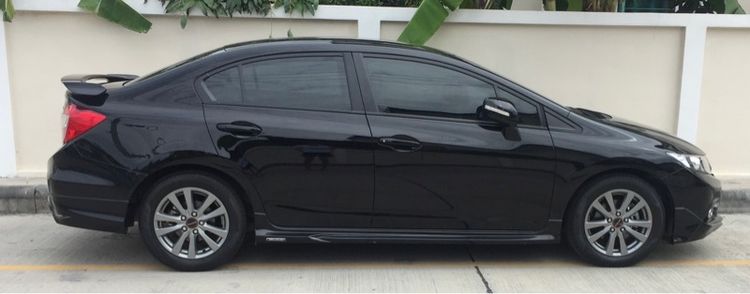 Honda Civic 2013 1.8 Modulo Sedan เบนซิน ไม่ติดแก๊ส เกียร์อัตโนมัติ ดำ รูปที่ 3