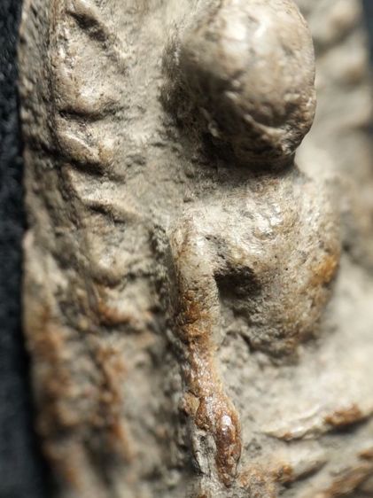 พระรอดลำพูนพิมพ์เล็กครับไม่ได้ล้างใดๆครับ รูปที่ 12