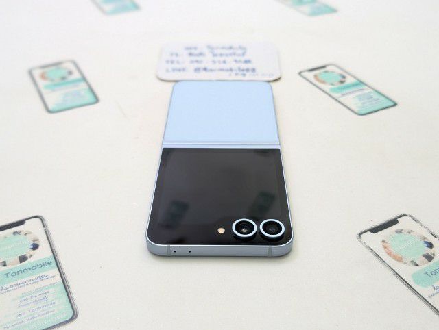 ขาย เทิร์น Samsung Galaxy Z Flip 6 สี Blue 256 GB ศูนย์ไทย อุปกรณ์ครบยกกล่อง เพียง 8,990 บาท เท่านั้น ครับ รูปที่ 9