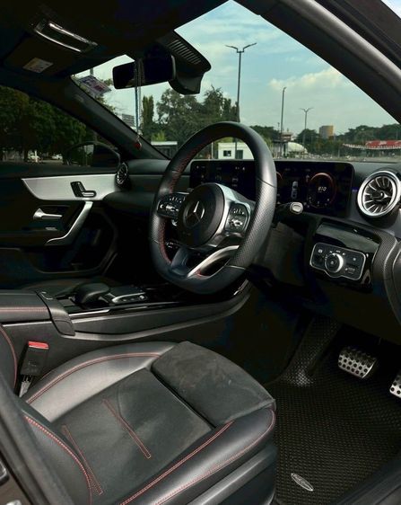 Mercedes-Benz A-Class 2023 A200 Sedan เบนซิน ไม่ติดแก๊ส เกียร์อัตโนมัติ ดำ รูปที่ 2