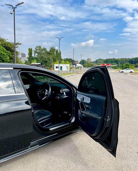Mercedes-Benz A-Class 2023 A200 Sedan เบนซิน ไม่ติดแก๊ส เกียร์อัตโนมัติ ดำ รูปที่ 3