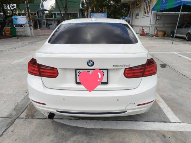 BMW Series 3 2012 320d Sedan ดีเซล เกียร์อัตโนมัติ ขาว รูปที่ 2