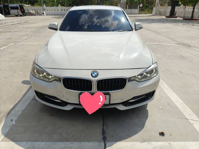 รถ BMW Series 3 320d สี ขาว