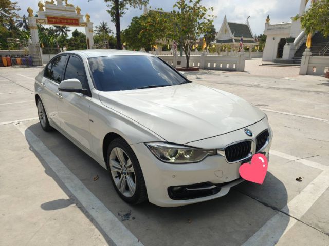 BMW Series 3 2012 320d Sedan ดีเซล เกียร์อัตโนมัติ ขาว รูปที่ 4