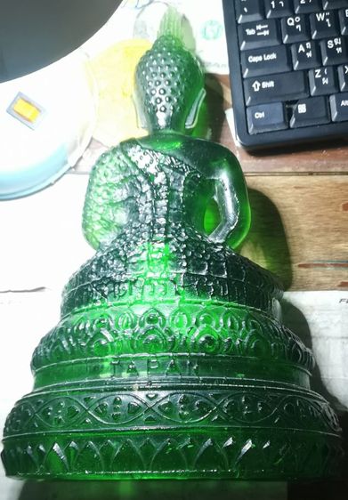 พระบูชาแก้วมรกต บล๊อก Japan พิธีใหญ่ ปี2500 25 ศตวรรษ ฐาน 5 นิ้ว เนื้อแก้วเขียวสดใส ไม่แต่ บิ่น ร้าว สวยสะสมแบบนี้ นาน นานเจอ พระบ้านแท้ครับ รูปที่ 6