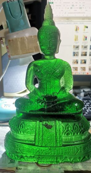 พระบูชาแก้วมรกต บล๊อก Japan พิธีใหญ่ ปี2500 25 ศตวรรษ ฐาน 5 นิ้ว เนื้อแก้วเขียวสดใส ไม่แต่ บิ่น ร้าว สวยสะสมแบบนี้ นาน นานเจอ พระบ้านแท้ครับ