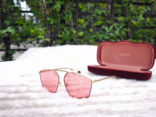 แว่นกันแดด Gucci GG0437SA ของแท้ เลนส์สีชมพูแดง  รูปที่ 3