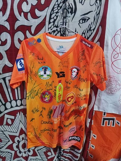 เสื้อพร้อมลายเซ็นทีมวอลเลย์บอลนครราชสีมา รูปที่ 4