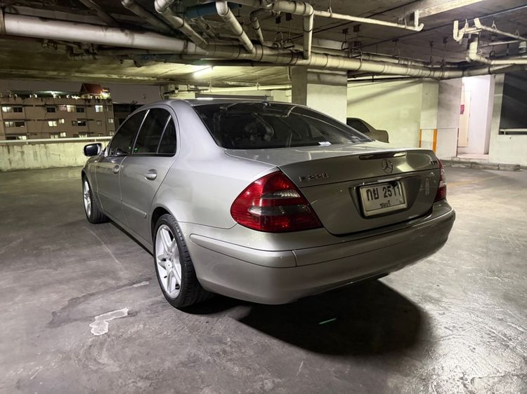 Mercedes-Benz E-Class 2005 E220 CDI Sedan ดีเซล ไม่ติดแก๊ส เกียร์อัตโนมัติ บรอนซ์เงิน รูปที่ 4